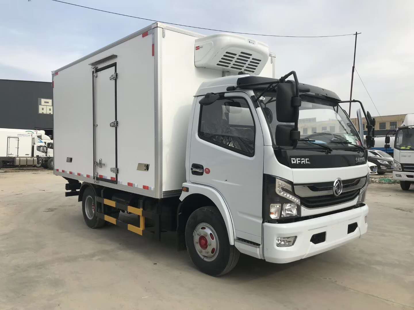 東風凱普特藍牌冷藏車