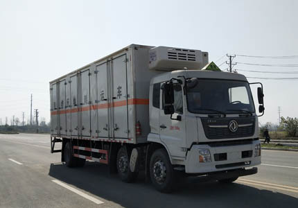 東風天錦小三軸醫(yī)療廢物轉(zhuǎn)運車